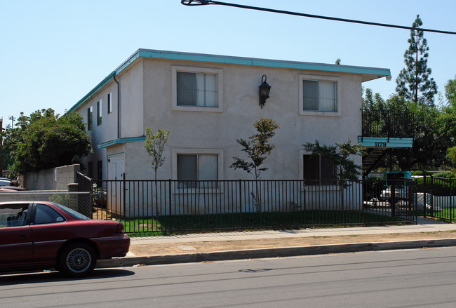 1179 E Madison Ave in El Cajon, CA - Foto de edificio - Building Photo