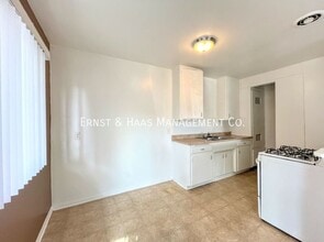 2909 E 6th St in Long Beach, CA - Building Photo - Building Photo