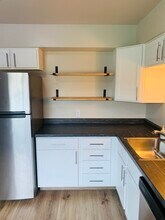 394 Stanley Ct, Unit A in Neenah, WI - Building Photo - Building Photo