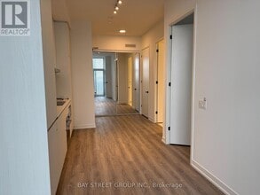 8 Interchange Wy in Vaughan, ON - Building Photo - Building Photo