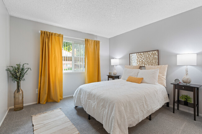 Gold Ridge Apartments in Sacramento, CA - Building Photo - Interior Photo