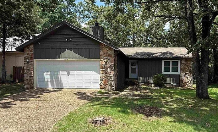 7 Hickory Ln in Maumelle, AR - Building Photo