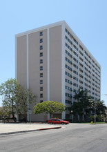 Vista Towers in Los Angeles, CA - Building Photo - Building Photo