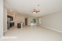 883 Wheatley St SE in Palm Bay, FL - Foto de edificio - Building Photo