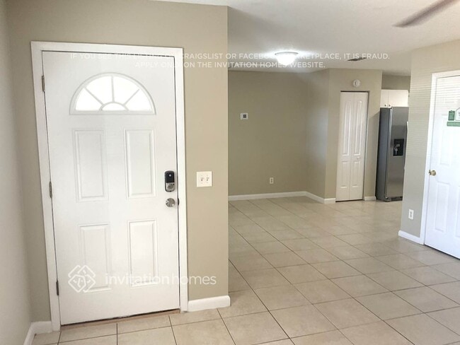 1208 Harvest Home Ct in Ruskin, FL - Foto de edificio - Building Photo