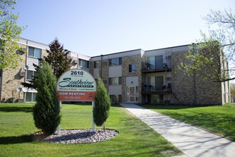 South View Apartments in Fargo, ND - Foto de edificio - Building Photo