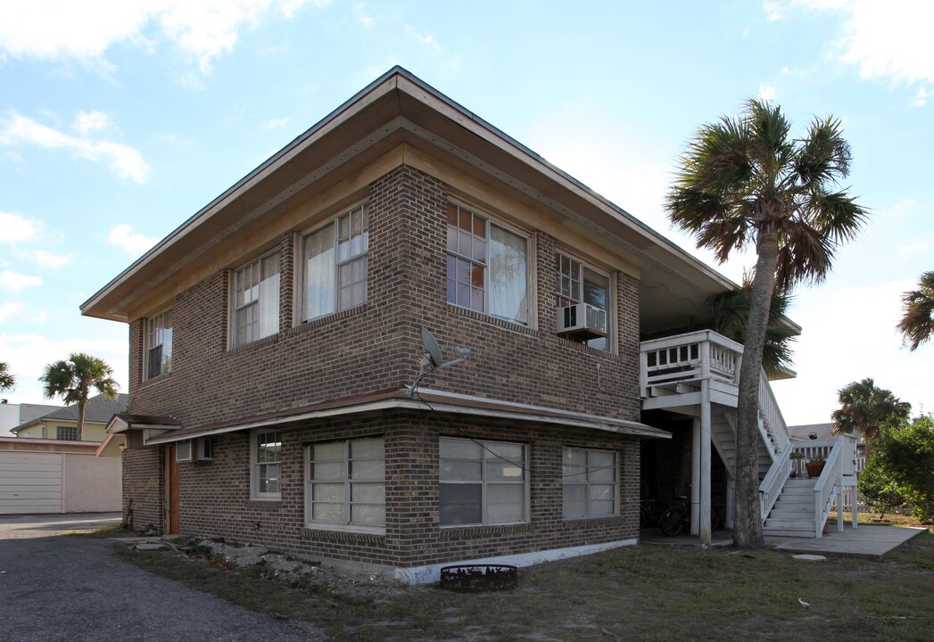 230 South St in Neptune Beach, FL - Foto de edificio