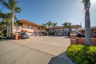 La Casa Bon Mar in Morro Bay, CA - Foto de edificio - Building Photo