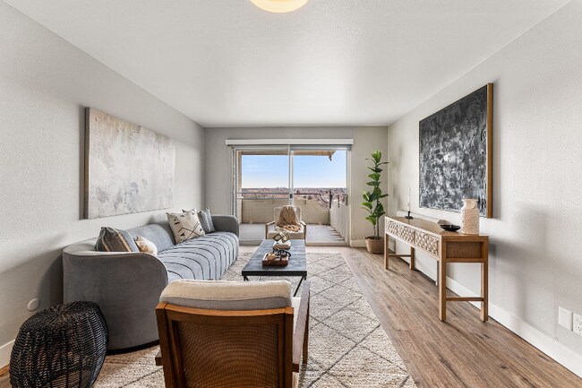 1330 N Gaylord St in Denver, CO - Building Photo - Building Photo