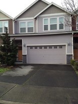 58992 Greenbrier Loop in Saint Helens, OR - Building Photo