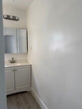 7035 Stansbury Ave in Los Angeles, CA - Building Photo - Building Photo