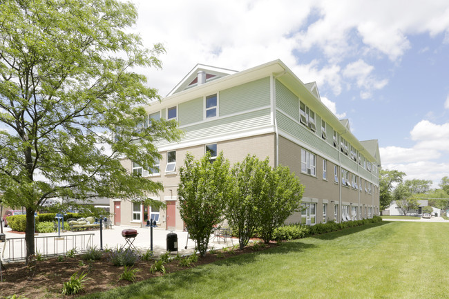 Gustafson Apartments in Waukegan, IL - Building Photo - Building Photo