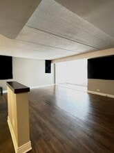 1301 N Western Ave in Lake Forest, IL - Building Photo - Building Photo