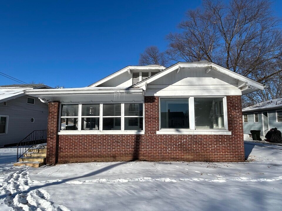 205 Winter in Danville, IL - Building Photo