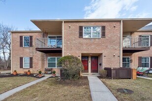 517 Old Forge Crossing in Devon, PA - Building Photo