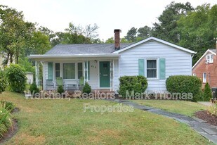 812 W Knox St in Durham, NC - Building Photo