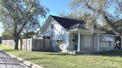 722 E Taylor St in Harlingen, TX - Building Photo - Building Photo