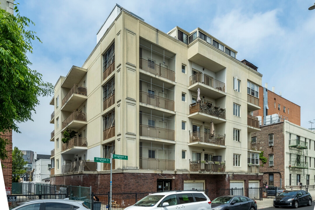 2918 Brighton 6th St in Brooklyn, NY - Foto de edificio