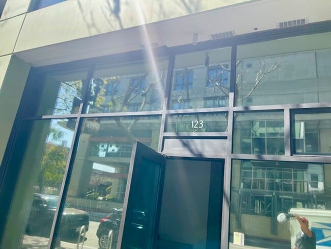 350 11th Ave in San Diego, CA - Building Photo - Building Photo