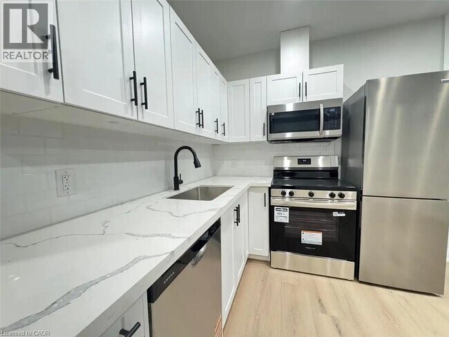 53 Ontario Rd in Welland, ON - Building Photo - Building Photo