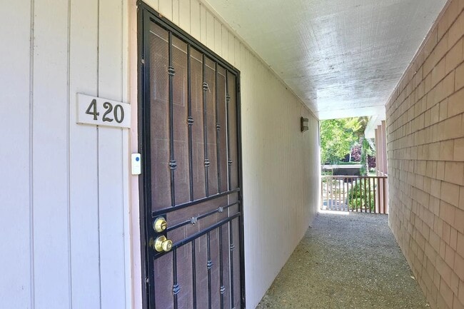 280 Easy St, Unit 420 in Mountain View, CA - Foto de edificio - Building Photo