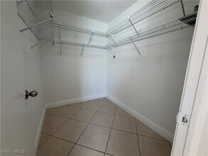 1392 Churchill Cir in Naples, FL - Building Photo - Building Photo