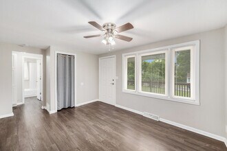 7409 N Holmes St in Kansas City, MO - Building Photo - Building Photo