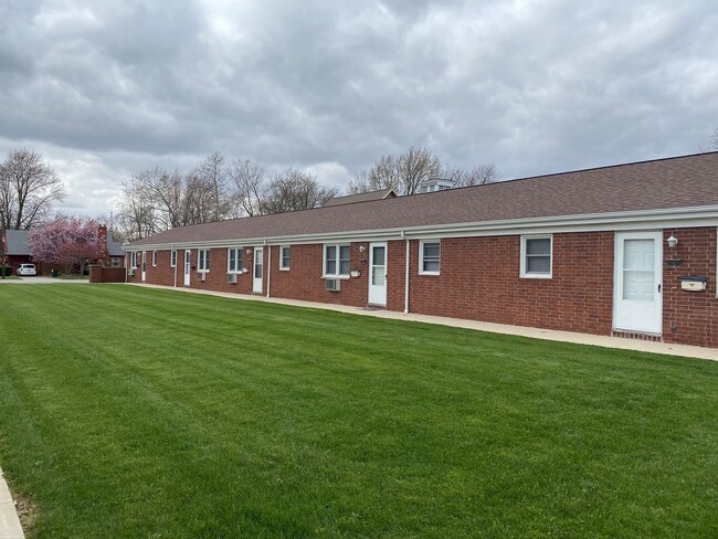 2311 N Main St in Findlay, OH - Foto de edificio - Building Photo