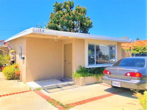 3119 Foothill Blvd, Unit 4 in La Crescenta, CA - Foto de edificio - Building Photo