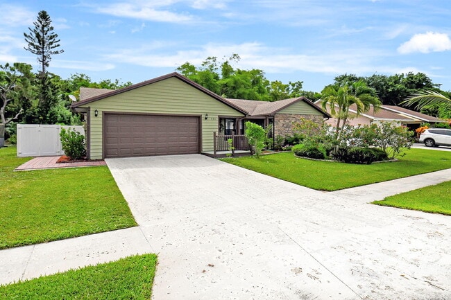 9311 Longmeadow Cir in Boynton Beach, FL - Foto de edificio - Building Photo