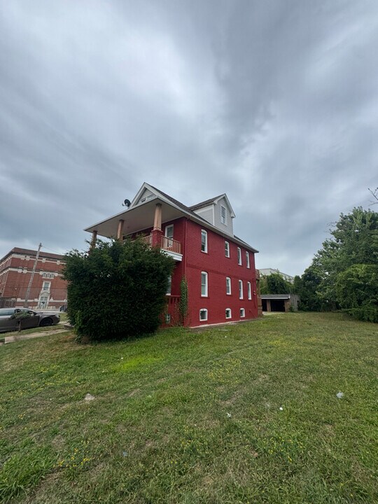 15353 Yorick Ave in Cleveland, OH - Building Photo