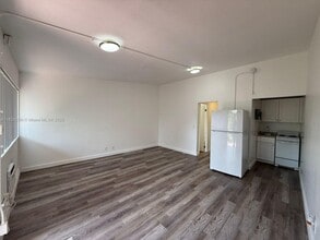 702 NE 8th Ave in Delray Beach, FL - Foto de edificio - Building Photo