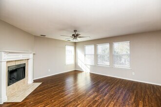 7512 Rock Garden Trail in Fort Worth, TX - Building Photo - Building Photo
