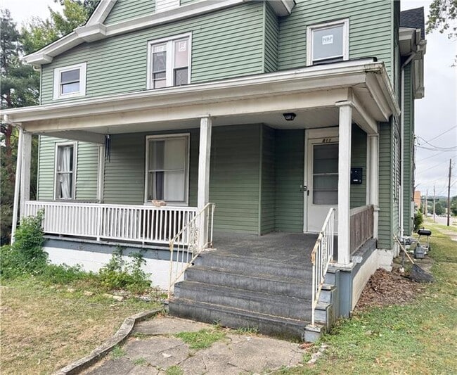 property at 811 Carlisle St