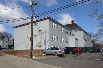 947 N Main St in Brockton, MA - Building Photo - Building Photo