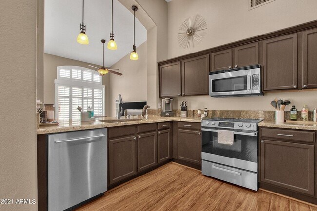 property at 1138 E Amberwood Dr