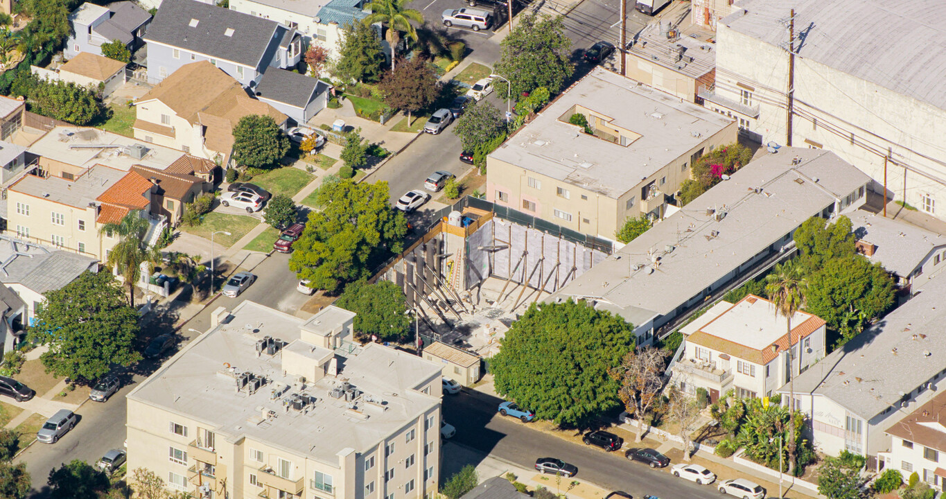 8867 W Alcott St in Los Angeles, CA - Building Photo