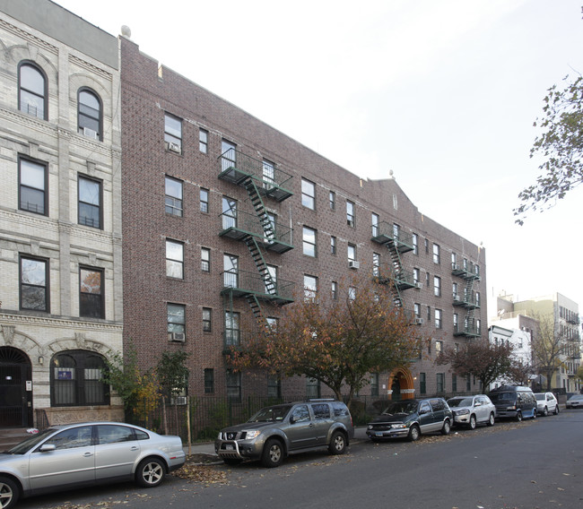 104 Adelphi St in Brooklyn, NY - Building Photo - Building Photo