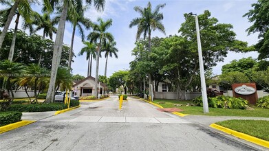 9277 SW 138th Pl in Miami, FL - Building Photo - Building Photo