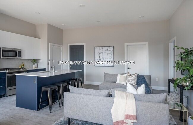 656 Saratoga St-Unit -313 in Boston, MA - Building Photo - Building Photo