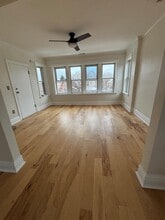 5650 W 63rd Pl in Chicago, IL - Foto de edificio - Building Photo