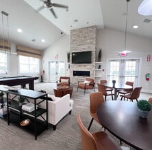 Morgan's Bluff in South Amboy, NJ - Foto de edificio - Building Photo