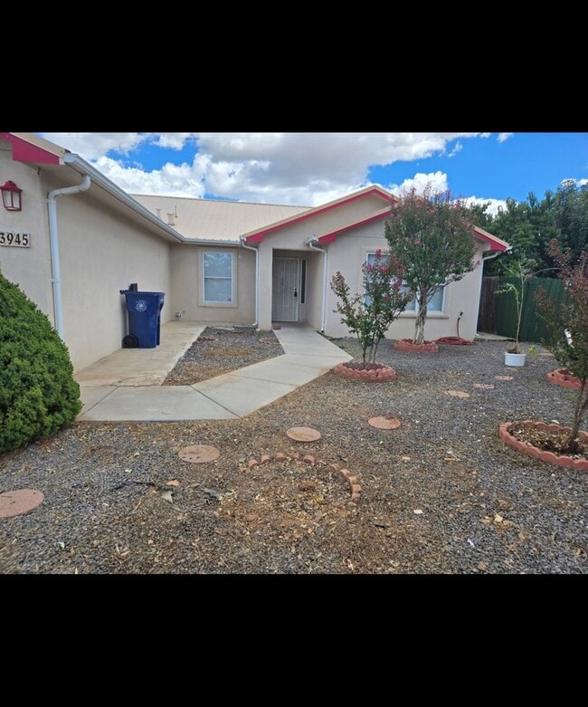 property at 3945 Camino Vista Verde