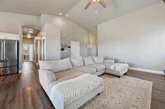 1140 E Dove Creek Dr in Pueblo West, CO - Building Photo - Building Photo