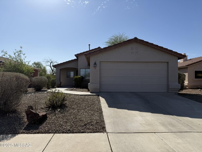 8136 N Carefree Wy in Tucson, AZ - Building Photo - Building Photo