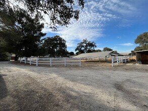 5920 Deer Creek Way in Paso Robles, CA - Building Photo - Building Photo