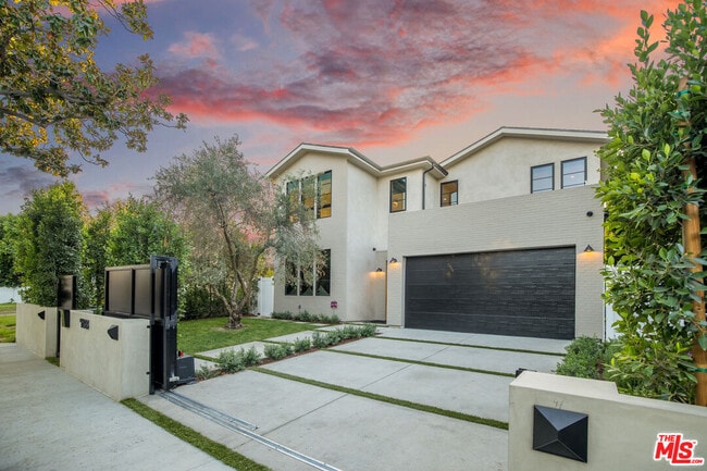 property at 4433 Kraft Ave