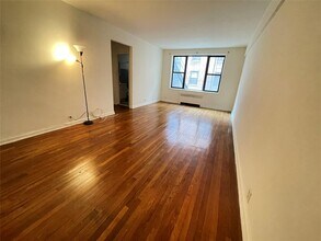 10N Broadway in White Plains, NY - Building Photo - Building Photo