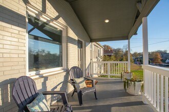 2402 18th Avenue N in Nashville, TN - Building Photo - Building Photo