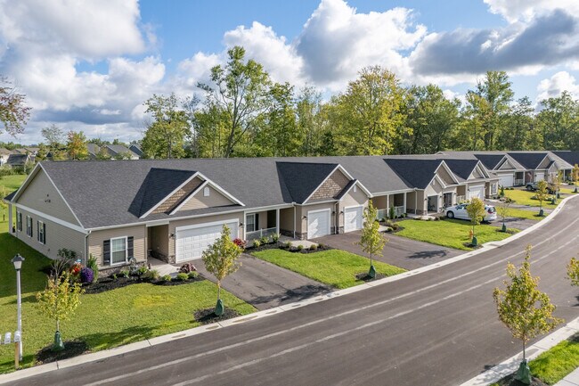 Mission Hills Villas in Hamburg, NY - Building Photo - Building Photo